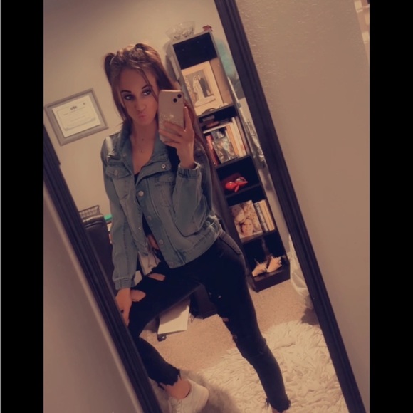 morgan’s closet 👑 - Picture 3 of 3